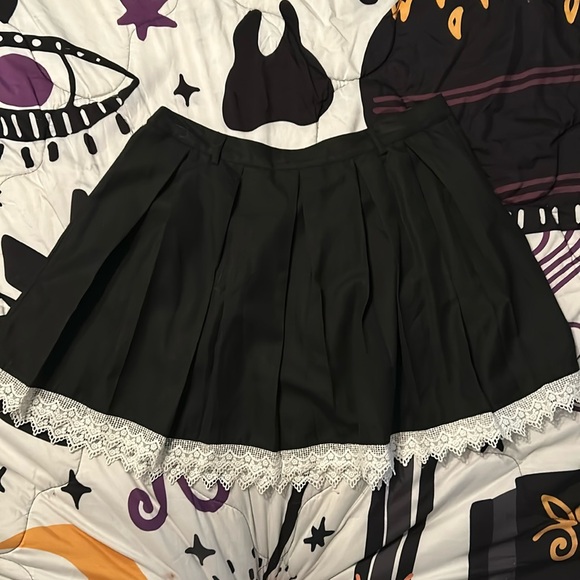 Hot Topic Lace Trim Skirt - Picture 1 of 5